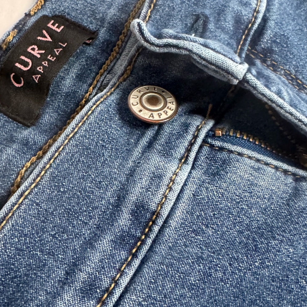Women’s Curve Appeal Blue Jeans from Torrid - Picture 3 of 6